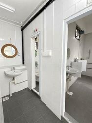 Sims Avenue (D14), Retail #601930981